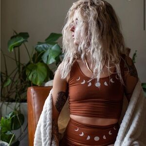 Redwood Moon Purusha People top Medium